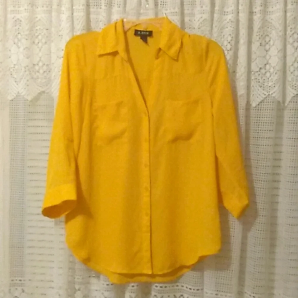 Button down shirt - Picture 1 of 3